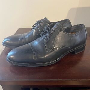 Black Cole haan men’s dress shoes. Gently worn, size 11